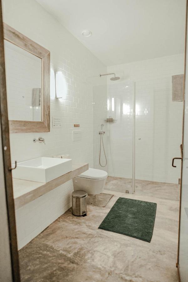 Surfers Lodge Peniche Dış mekan fotoğraf