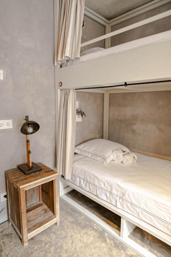 Surfers Lodge Peniche Dış mekan fotoğraf